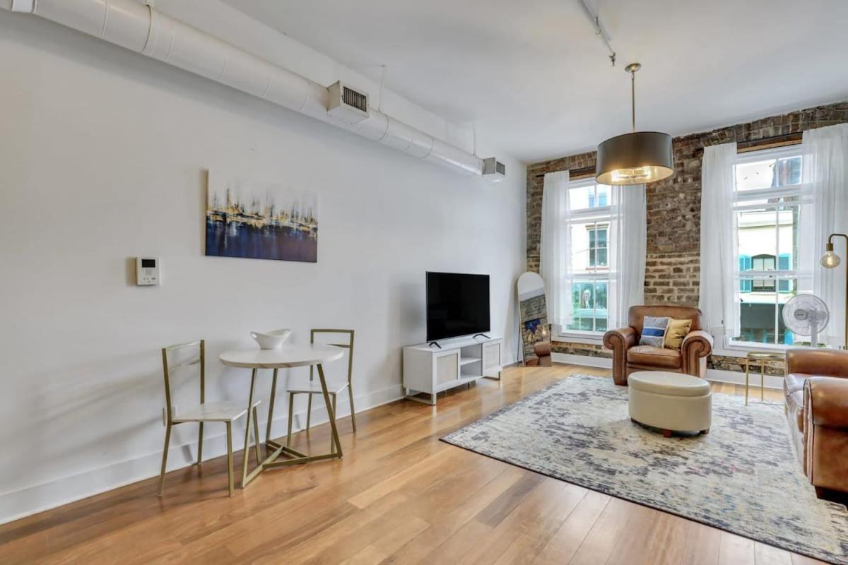 Lush Savannah Loft - Near Plant Riverside District Buitenkant foto